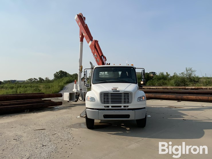 2015-freightliner-m2-106-image-10