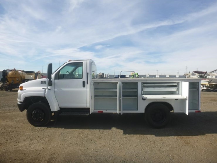 2003-chevrolet-c4500-utility-truck-image-5