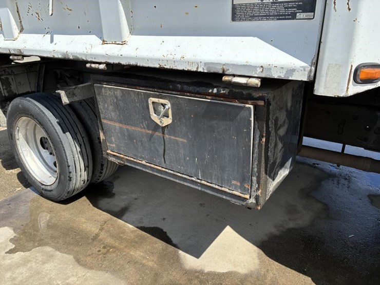 2011-ford-f550-image-12