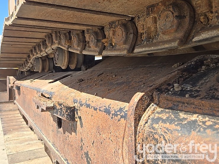 2019-caterpillar-336-image-17