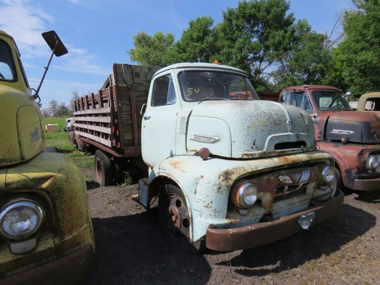 1954-ford-c600-image-1