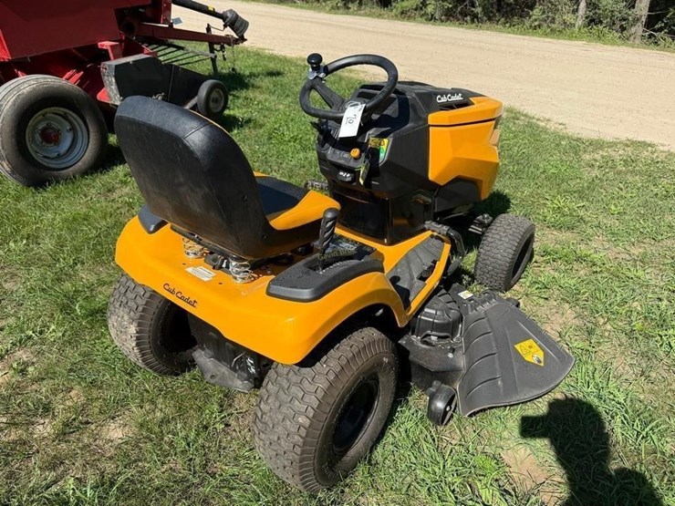 cub-cadet-lt50-riding-mower-image-3