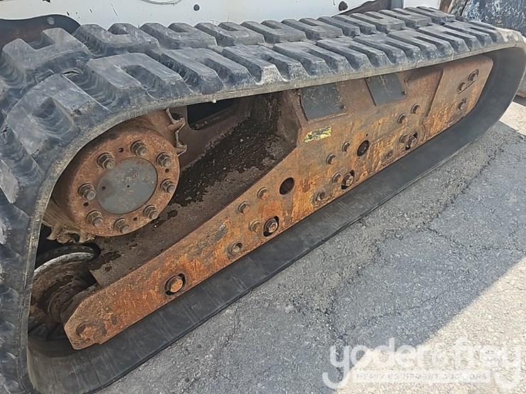 2016-bobcat-t870-image-12