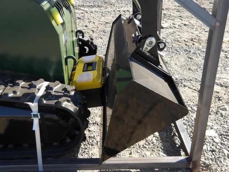 2026-zjz-380-skid-steer-track-loader-image-6