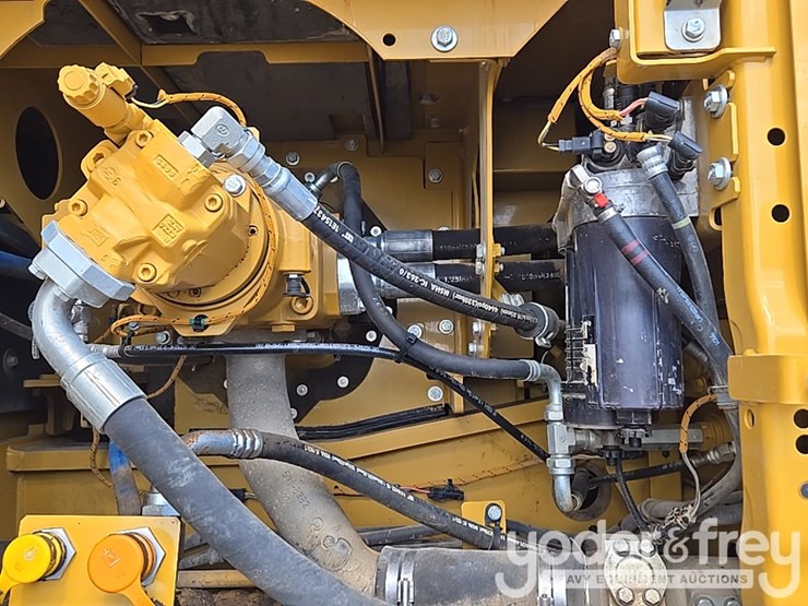2019-caterpillar-336-image-41