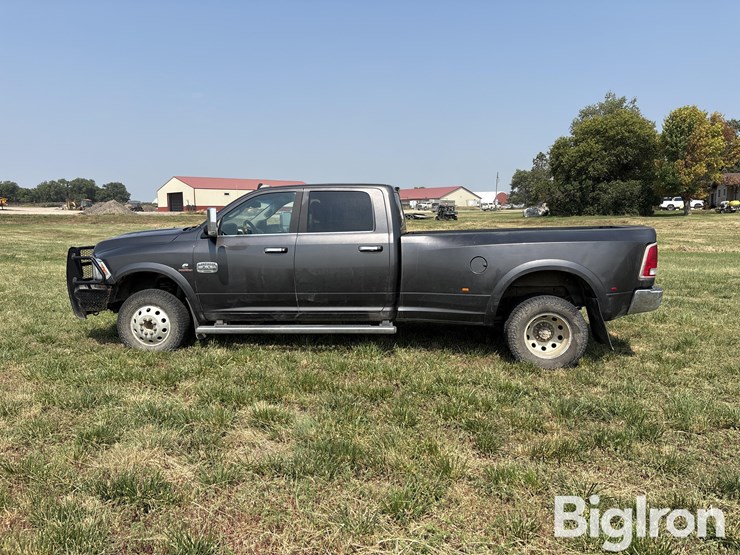 2017-dodge-3500-image-8