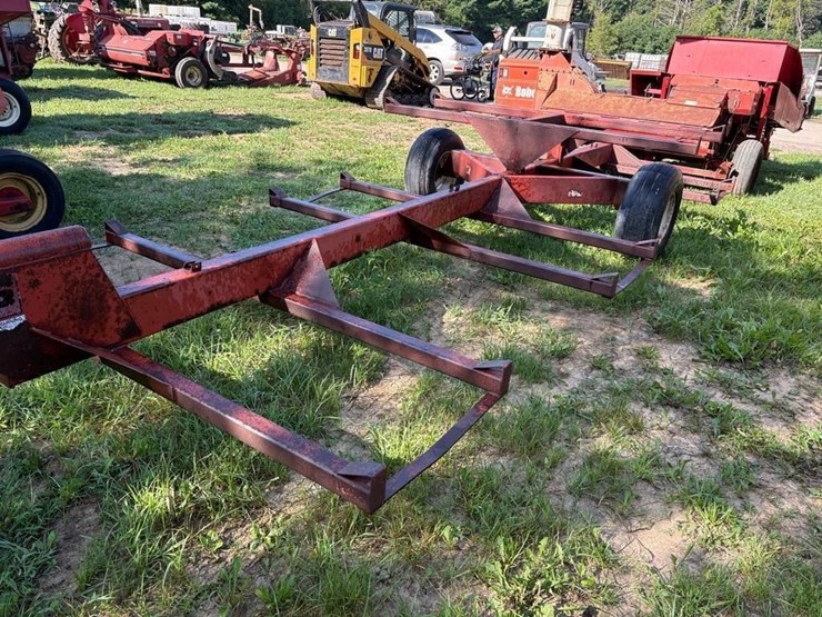 h&s-8-place-tri-cycle-front-bale-wagon-image-3