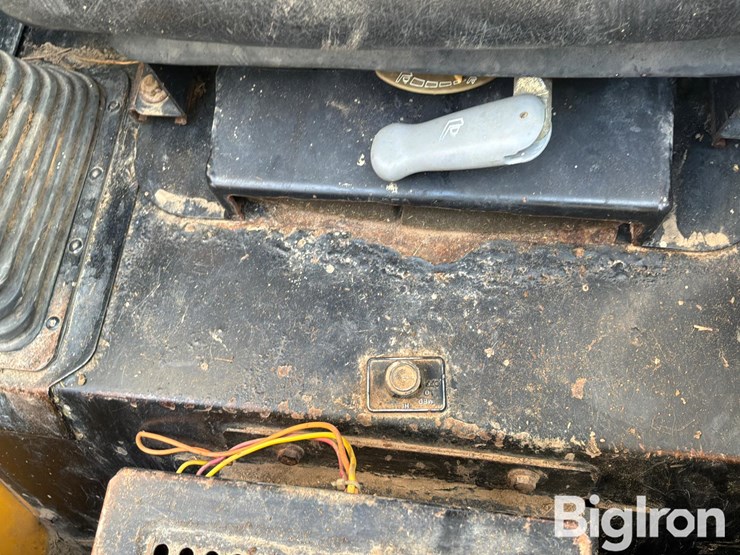 2004-john-deere-250-image-20