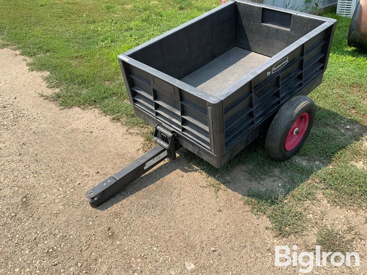 craftsman-rubbermaid-lawn-trailer-image-1