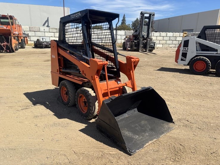 toyota-3sdk-skid-steer-loader-image-2