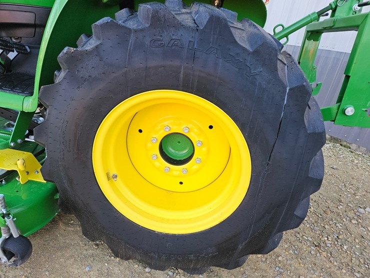 john-deere-3033r-image-18