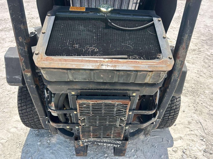 2013-toro-z-master-52in-zero-turn-commercial-mower-image-7