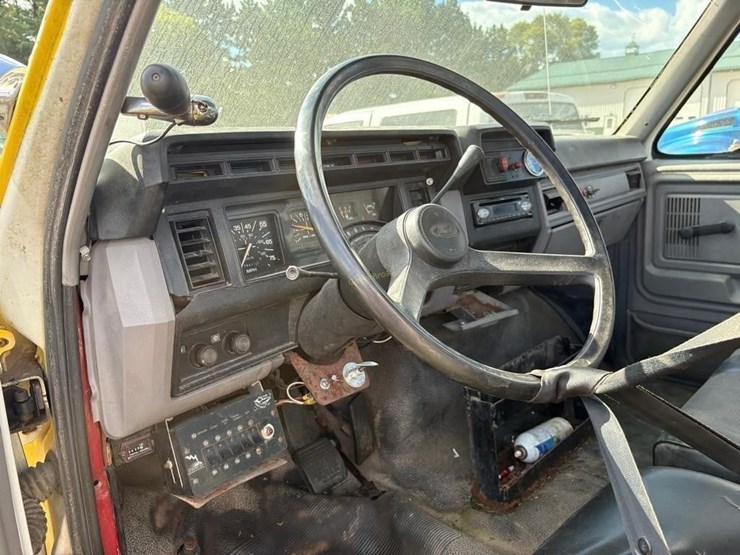 1997-ford-f800-image-14