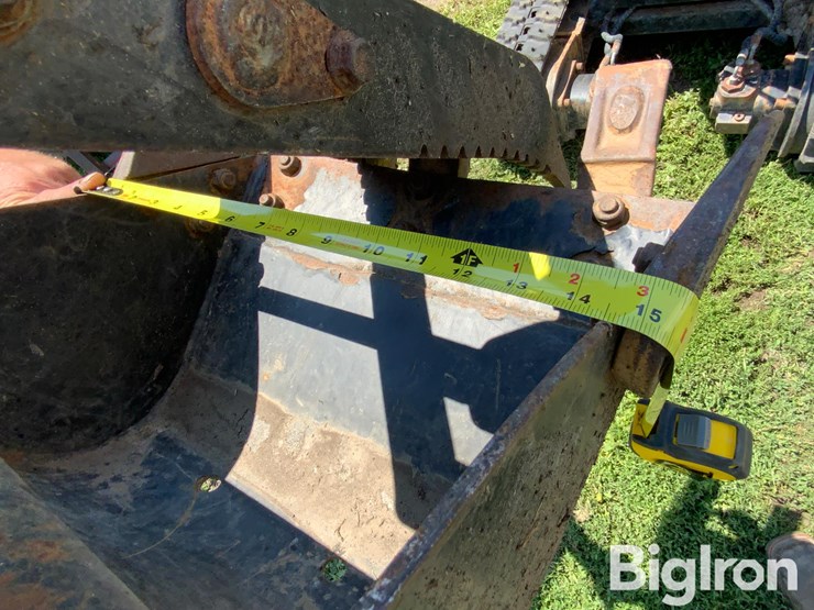 agt-industrial-mini-excavator-image-10