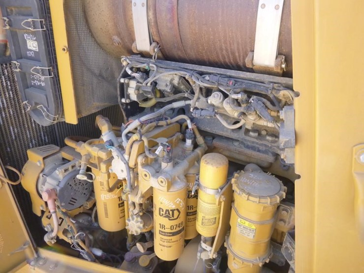 2012-caterpillar-d8t-image-21