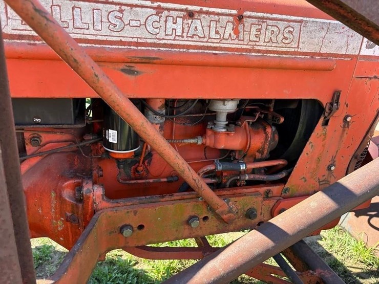 allis-chalmers-d15-series-ii-tractor-image-8