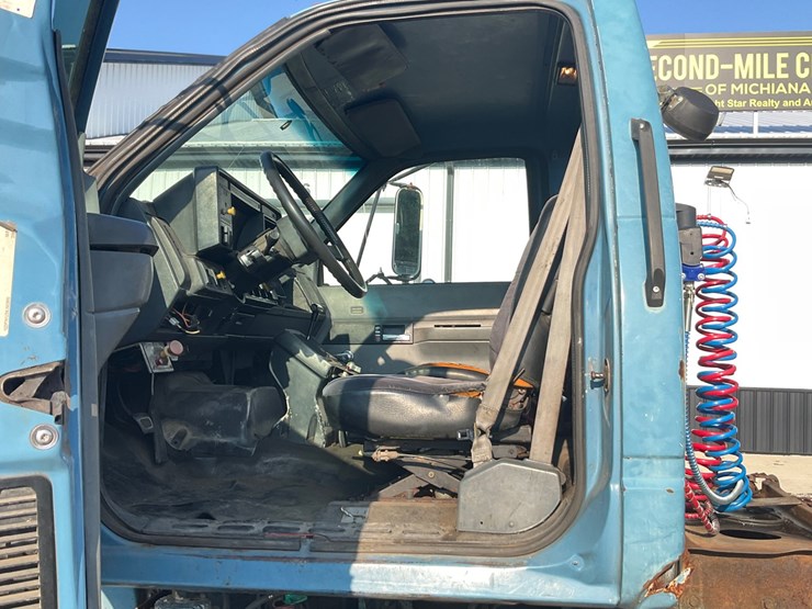 #1993-•-chevrolet-kodiak-single-axle-semi-tractor-image-85