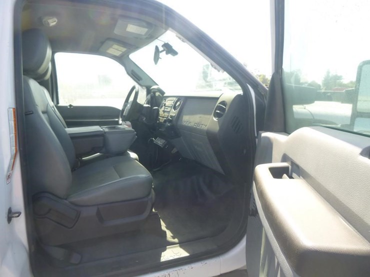 2012-ford-f550-image-15