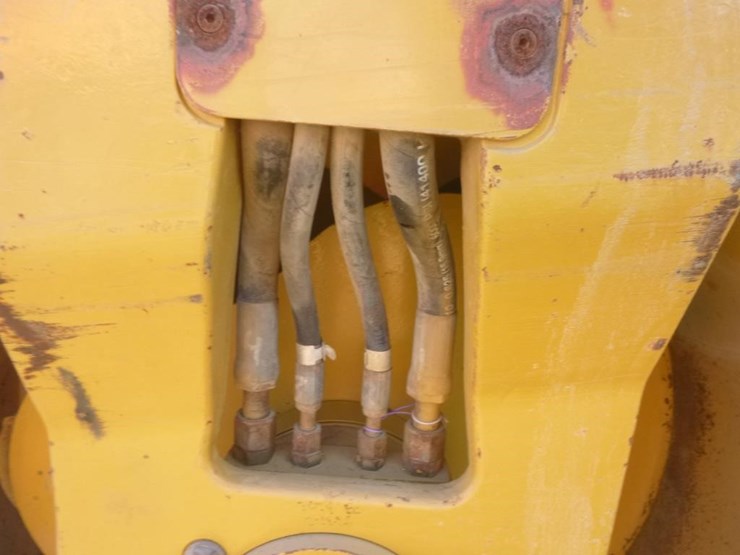 2008-caterpillar-cb34-image-17