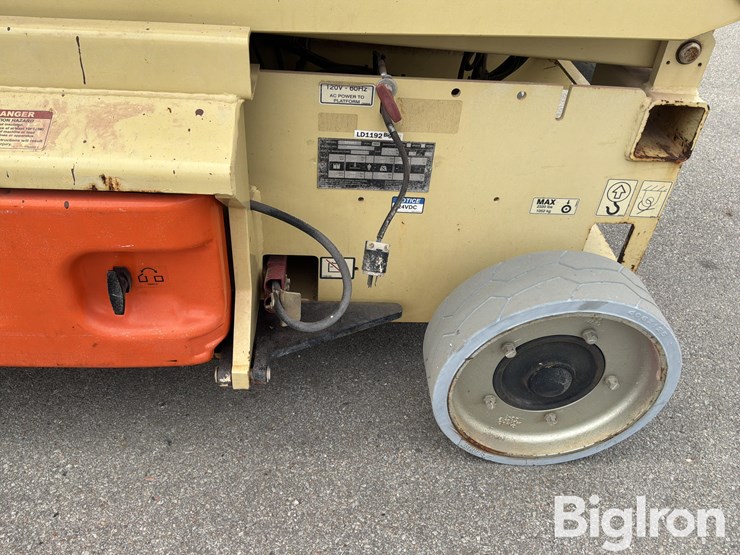 2020-jlg-3246es-image-19