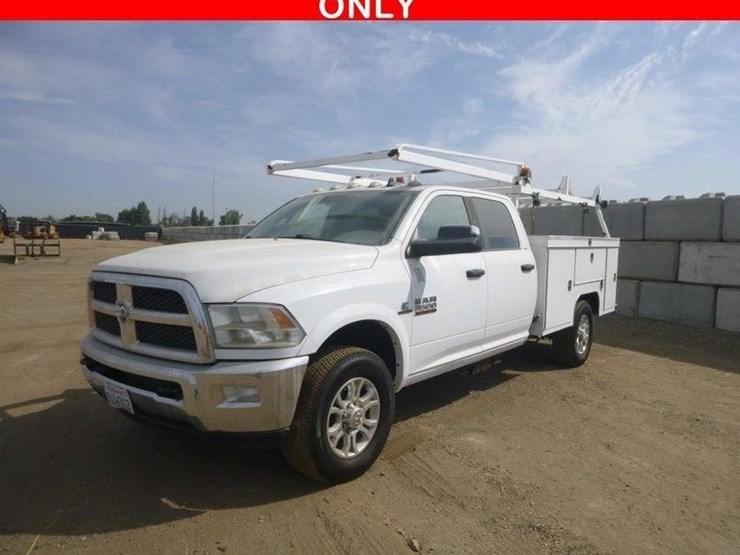 2016-dodge-ram-3500-image-1