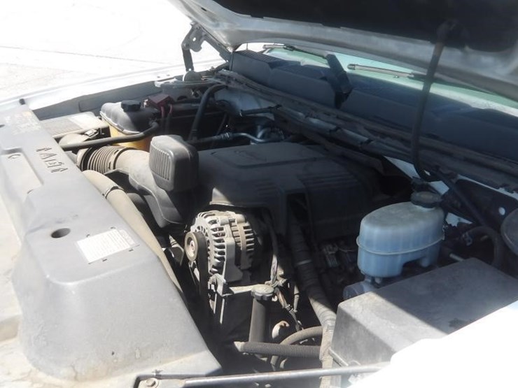 2011-chevrolet-silverado-2500-image-9