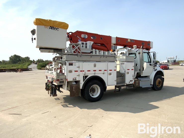 2015-freightliner-m2-106-image-5