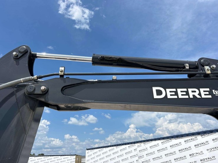 2023-deere-35g-image-19