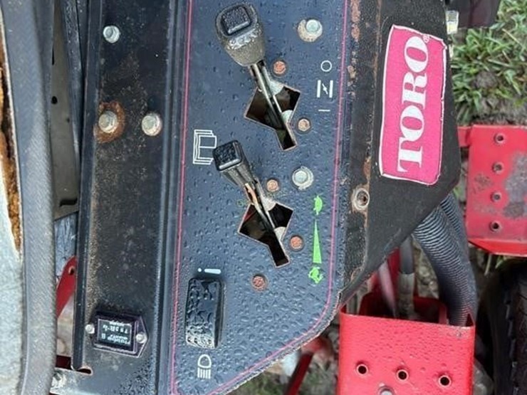 toro-greensmaster-3150-image-9