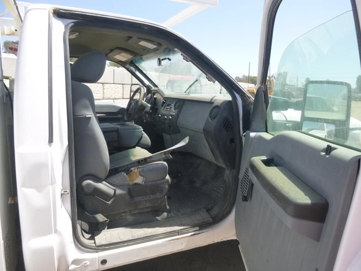 2011-ford-f350-image-16