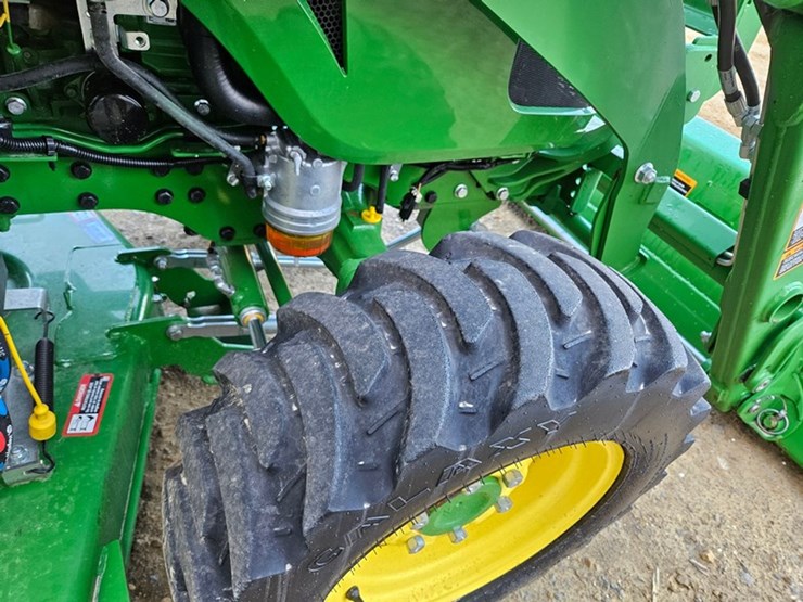 john-deere-3033r-image-31