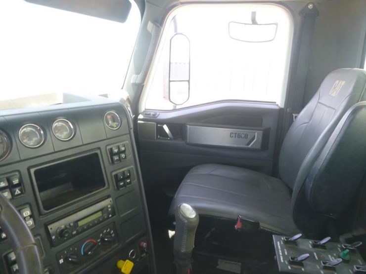 2013-international-ct660-t/a-water-truck-image-11