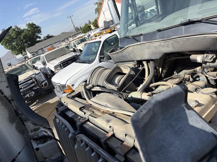 2006-international-7500-water-truck-image-10