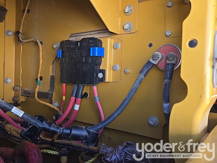2019-caterpillar-336-image-31