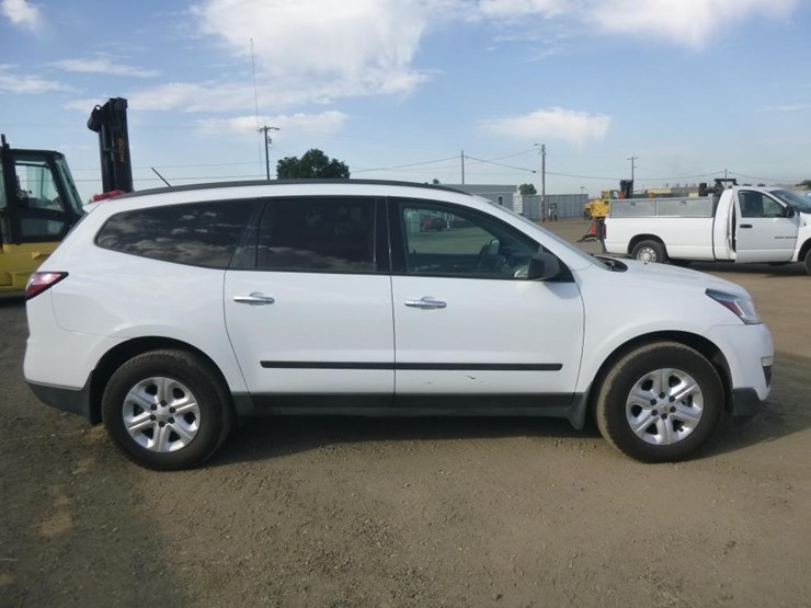 2015-chevrolet-traverse-image-15