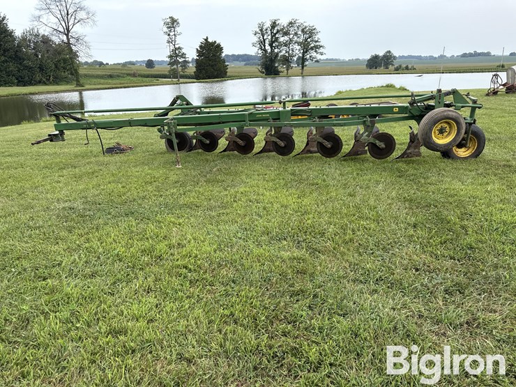 john-deere-2350-2450-image-8