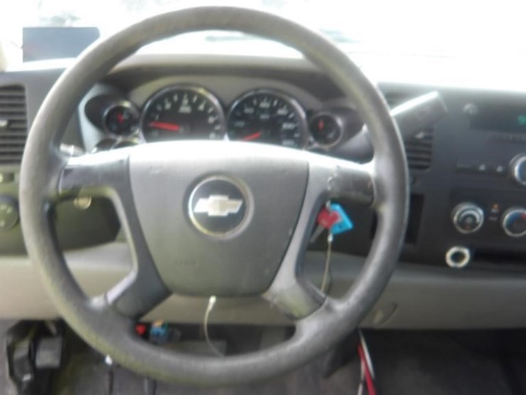 2009-chevrolet-silverado-2500-image-13