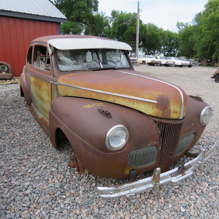 1941 Super Deluxe Tudor Sedan