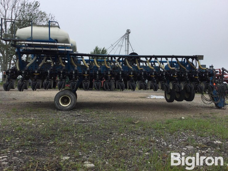 2009-kinze-3700-image-4