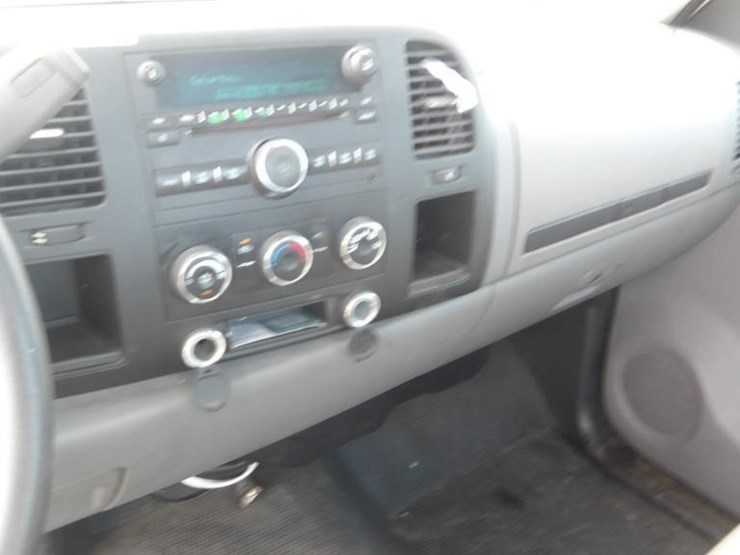 2009-chevrolet-silverado-2500-image-16