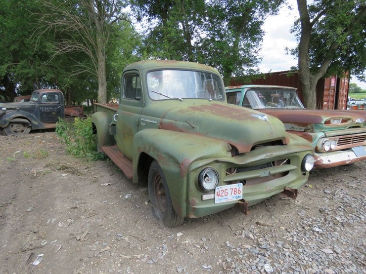1953-international-r110-image-1