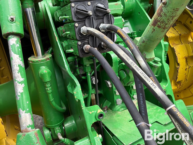john-deere-230-image-9