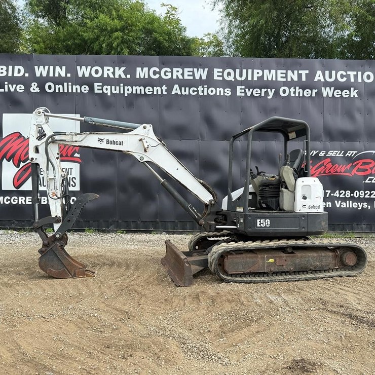 2011 BOBCAT E50