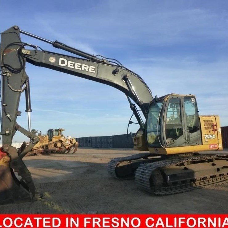 2011 DEERE 225D LC
