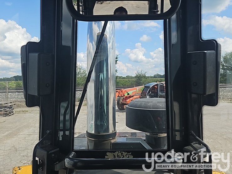 2013-deere-750k-lgp-image-12