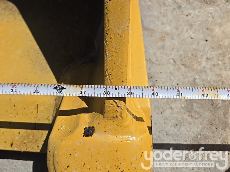 2019-caterpillar-336-image-23