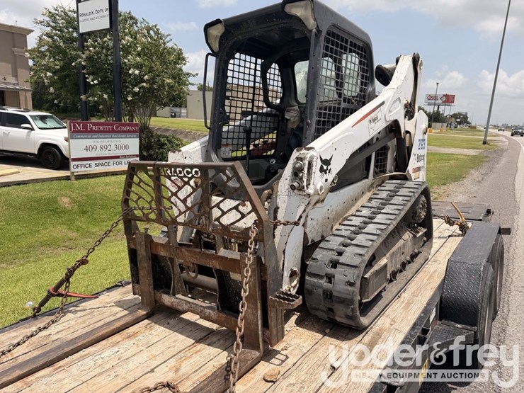 2016-bobcat-t590-image-1
