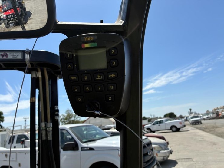 2011-yale-erp040vtn36tf082-forklift-image-18