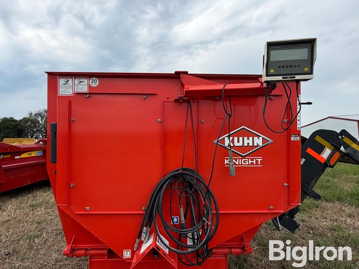2021-kuhn-knight-reel-auggie-3130t-reel-mixer-wagon-w/scale-image-18