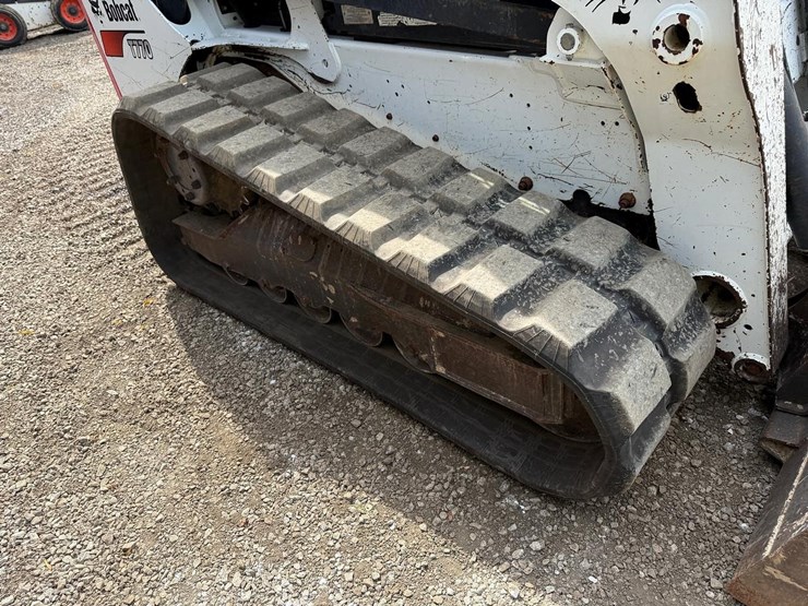 2020-bobcat-t740-image-22